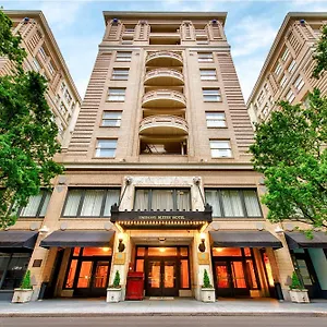 Отель Embassy By Hilton Downtown, Портленд
